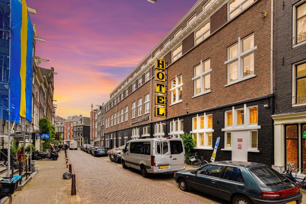 Hans Brinker Budget Hostel by null