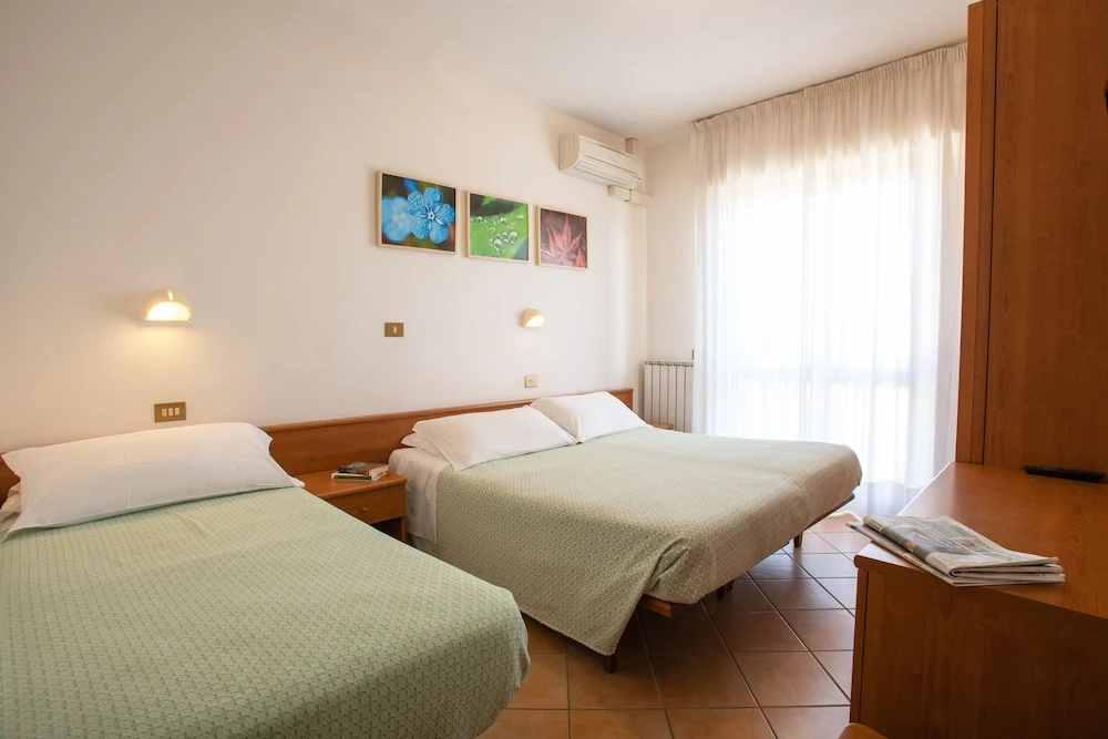 Standard Triple room with balcony