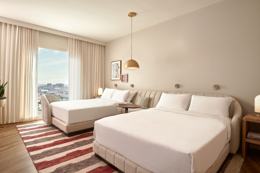 Двухместный номер Grand двуспальная кровать в Virgin Hotels Dallas