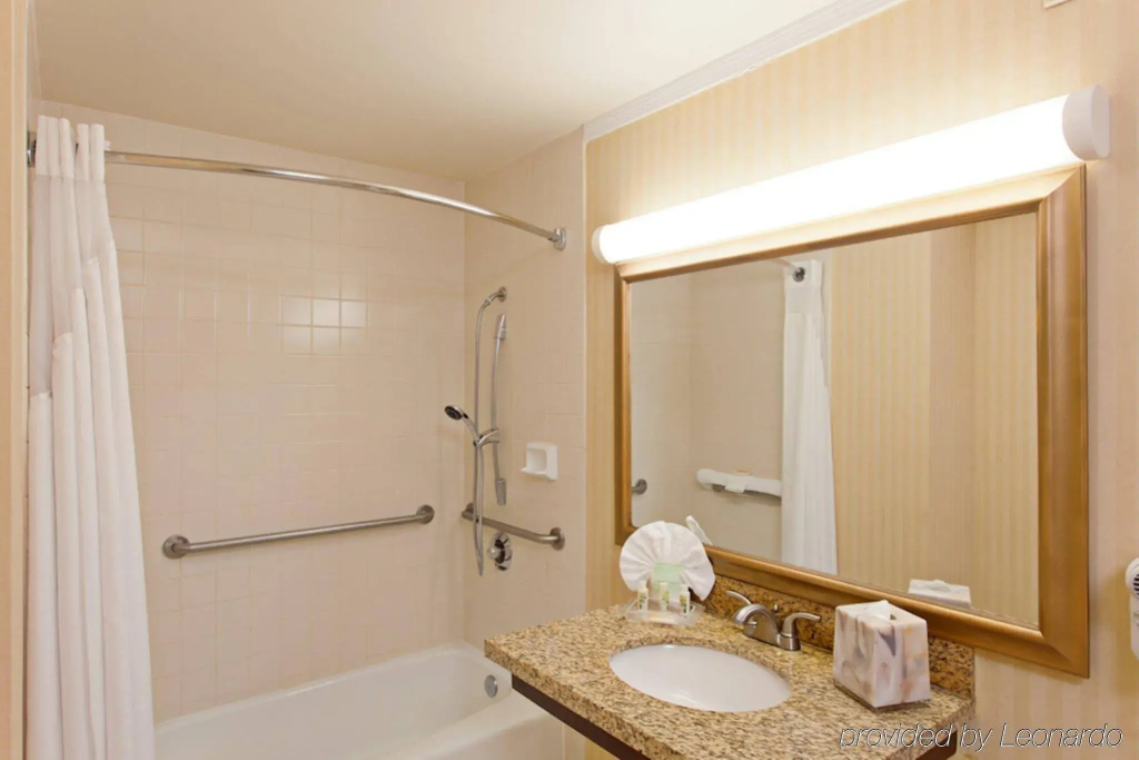 Holiday Inn Long Beach Airport Hotel and Conference Center by IHG - Général