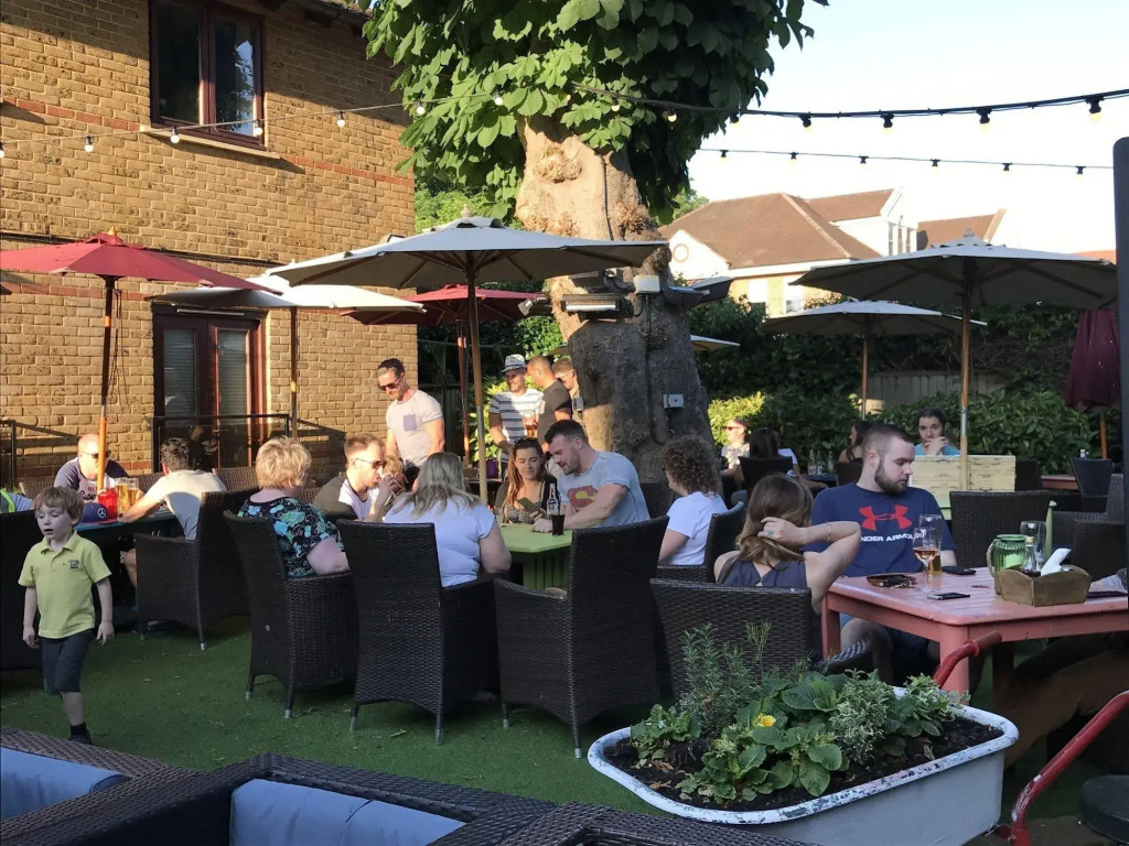 Crown Hotel - Général