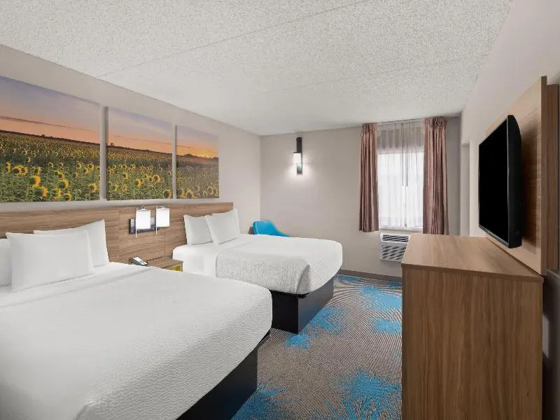 Double Suite (full double bed)