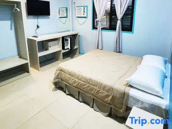 Deluxe Double room (full double bed)
