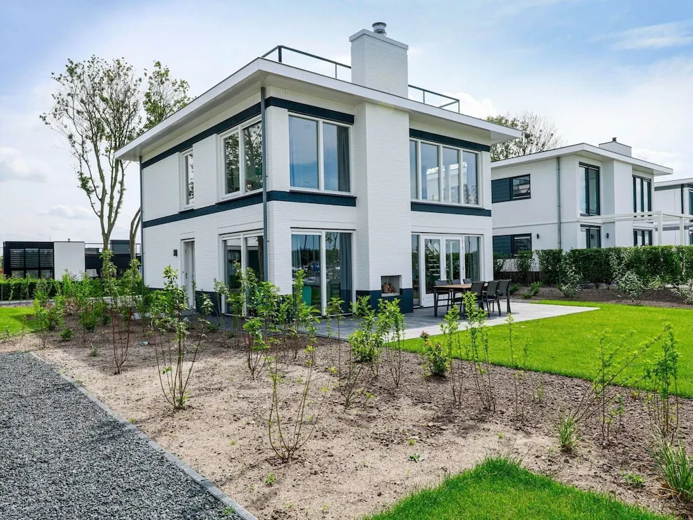 Villa With Roof Terrace Near the Veluwemeer