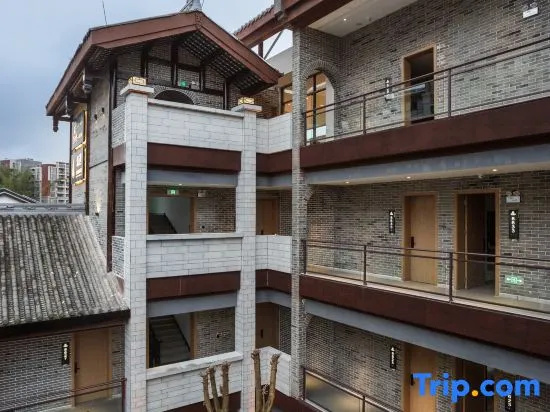 Yunmanman High-End Vacation Apartment (Jingxi Small Town Story)
