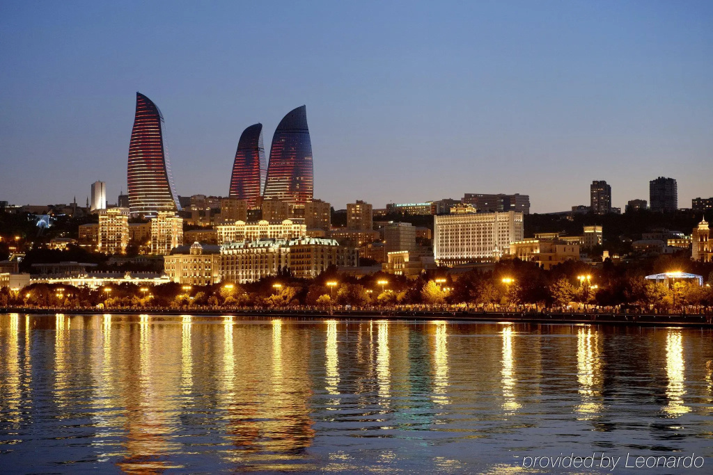 Отель Fairmont Baku at the Flame Towers - фото 1