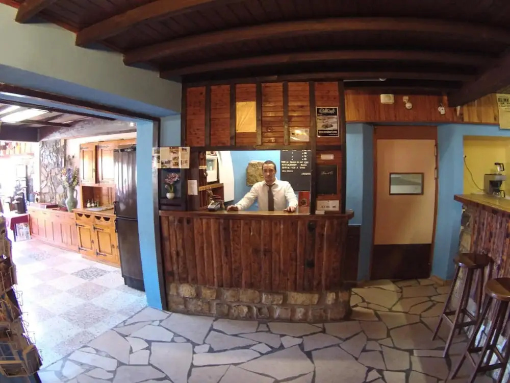 Lobby & Reception