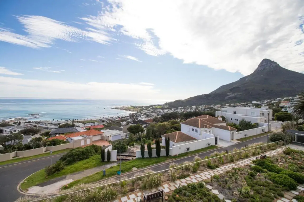 The Crystal Luxury Serviced Apartments