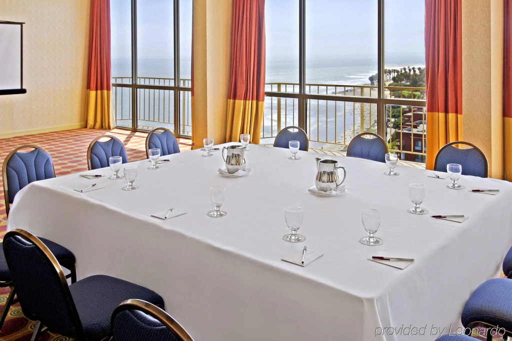 Crowne Plaza Ventura Beach by IHG - Général