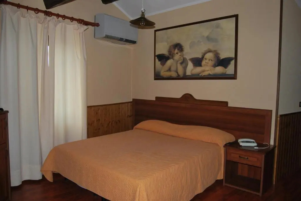 Standard Double room (full double bed)
