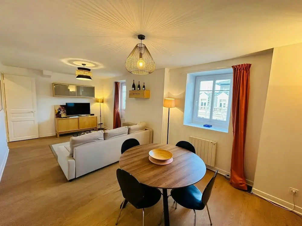 Voir la photo 2 — Le Charmant Carnot Cath Drale