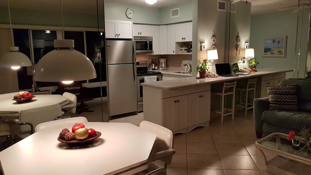 Aqua Mar Condos - Général