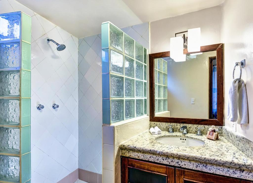 Отель Playacar Villa Sleeps 8 with Pool and Air Con, фото 5