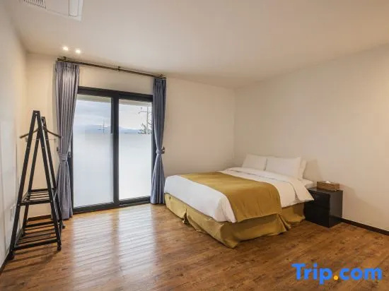 2 Bedrooms Standard Double room (full double bed)