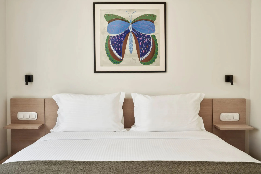 Standard room with city view