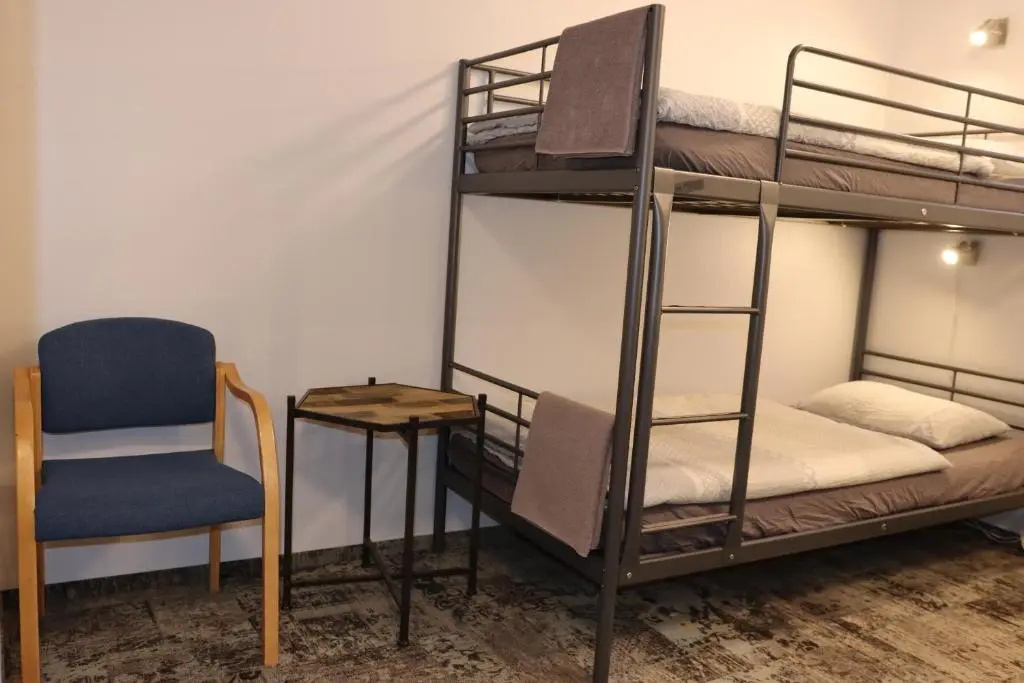 Economy Quadruple Basement room