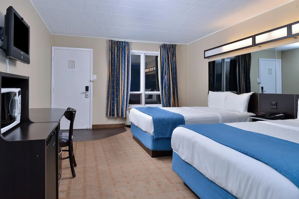 Standard Quadruple room with balcony