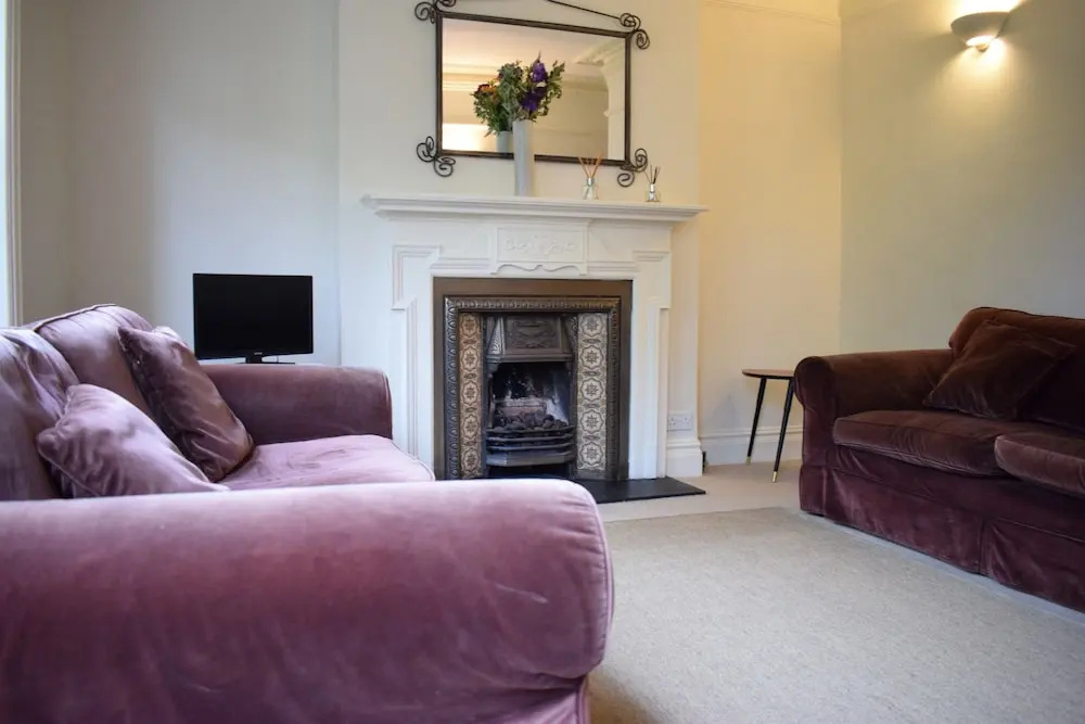 2 Bedroom Apartment Near Hammersmith