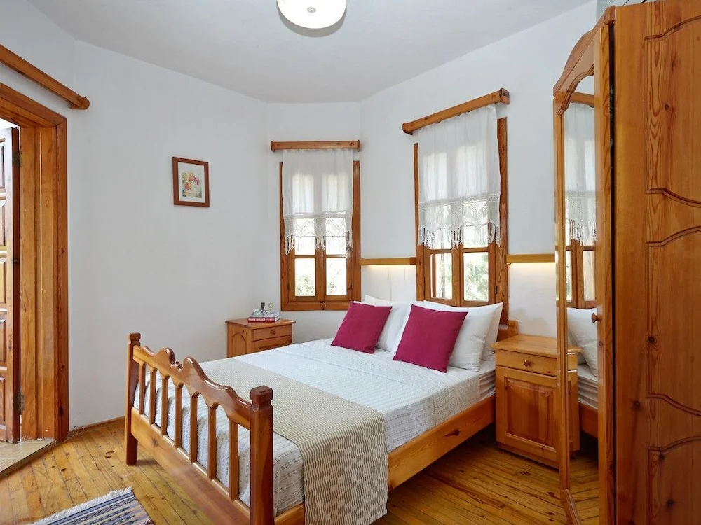 3 Bedrooms Villa with balcony