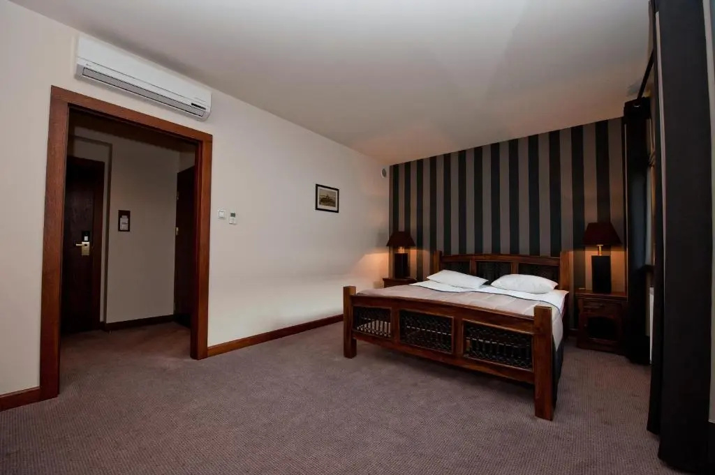 Standard Double room (full double bed)