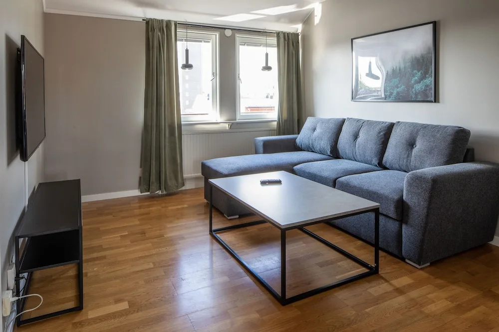 4 Bedrooms Apartment