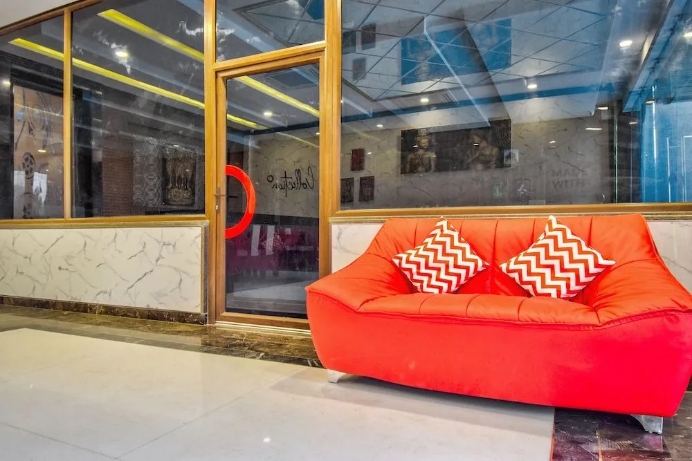 Lobby & Reception