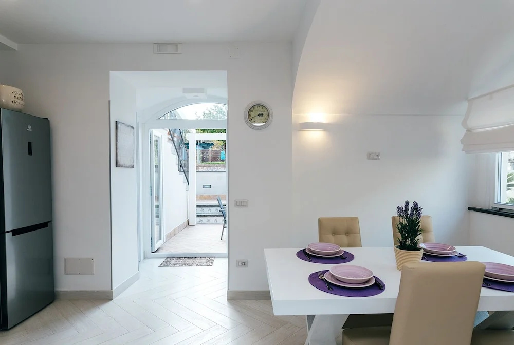 4 Bedrooms Villa with balcony