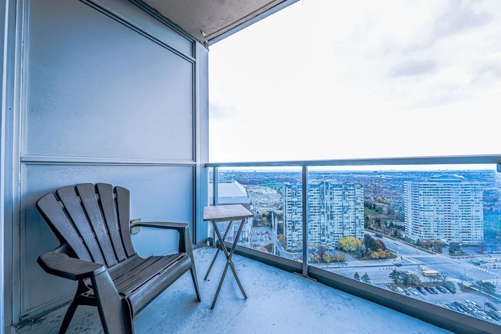 Lake View Luxury Condo by Elite Suites - фото 23