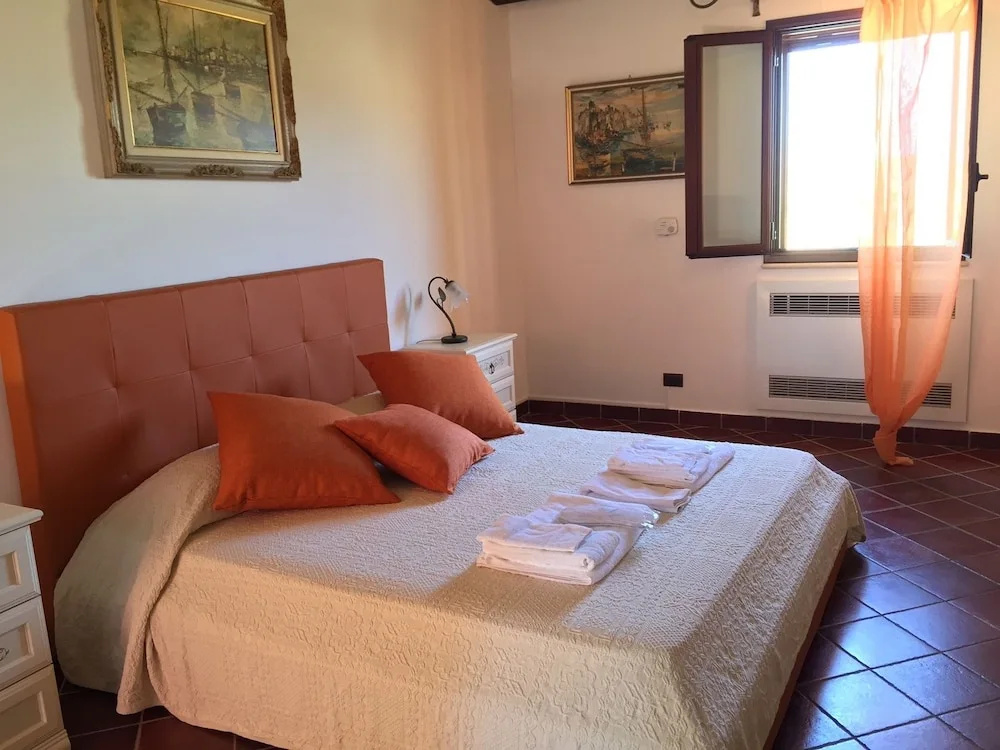 Standard Triple room with view