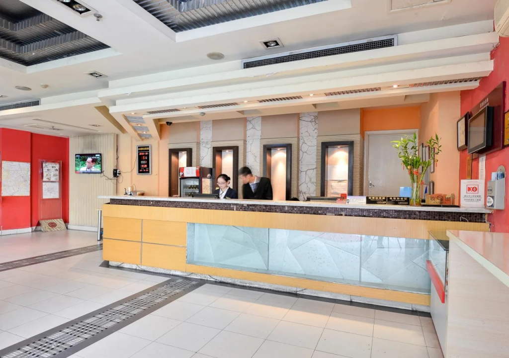 Lobby & Reception