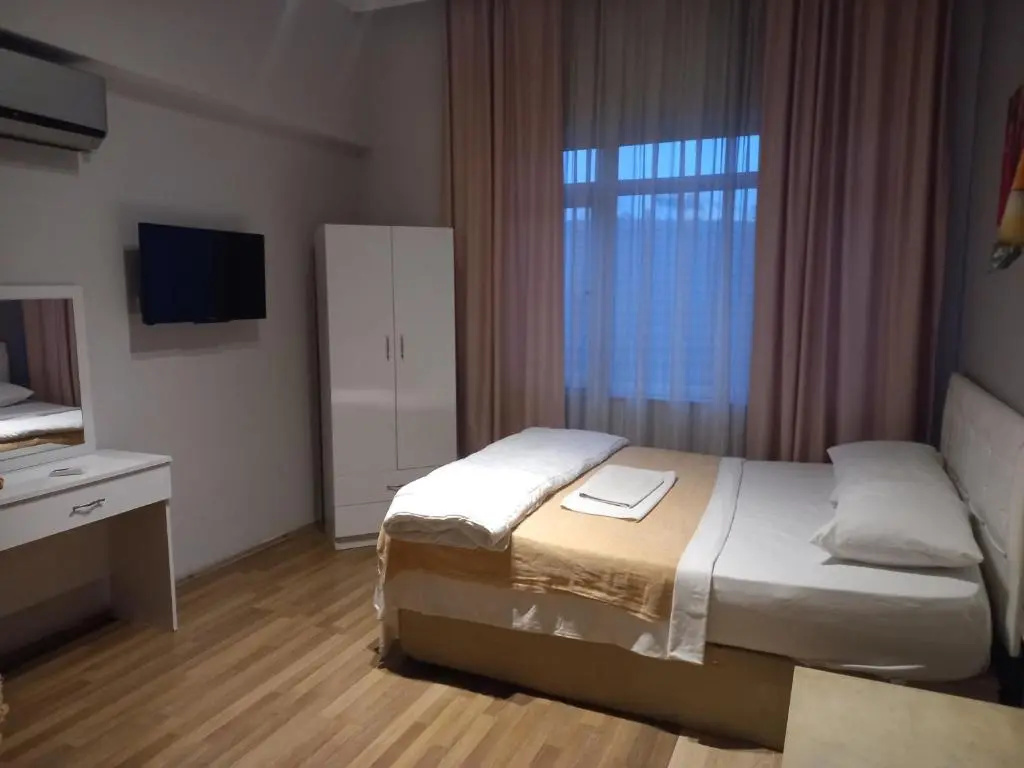 Standard Double room with balcony (full double bed)