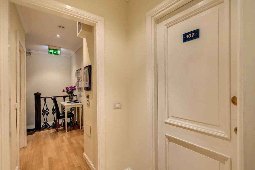 Hotel photo 12
