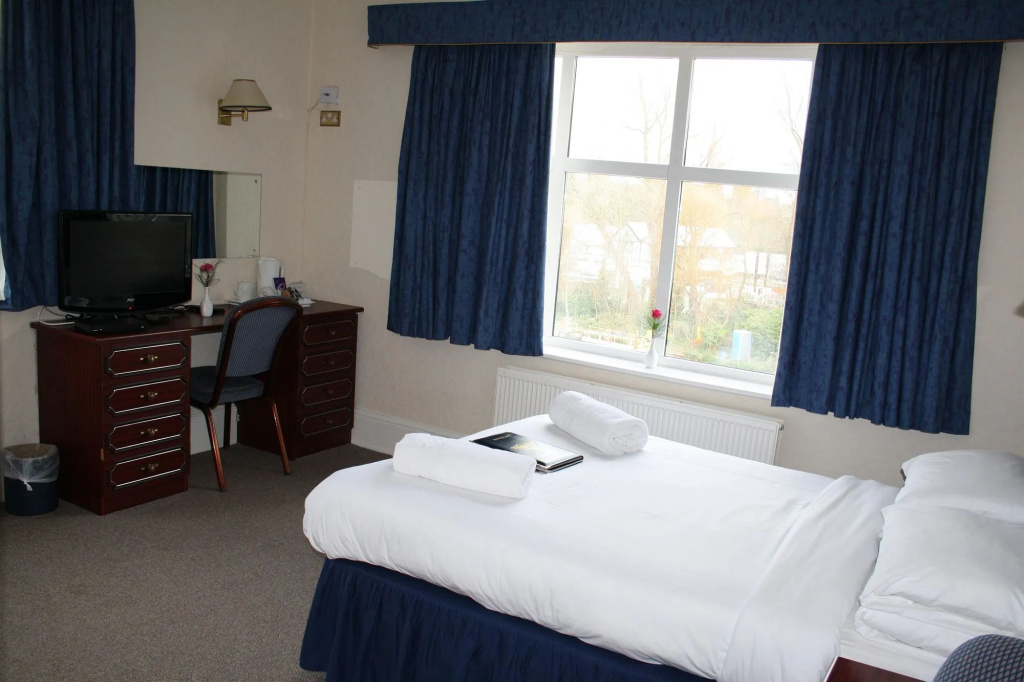 Uno Thames Hotel -Reopened Brand New Again -FREE PARKING - 5