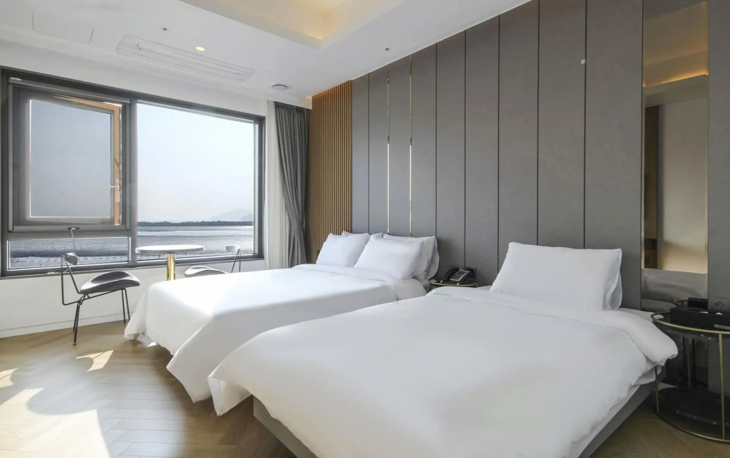Deluxe Double room (twin beds)
