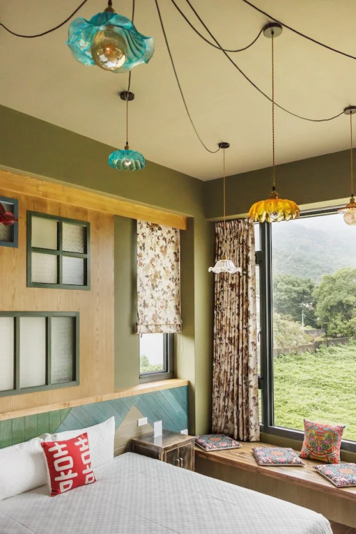 Standard Quadruple room with balcony and with mountain view
