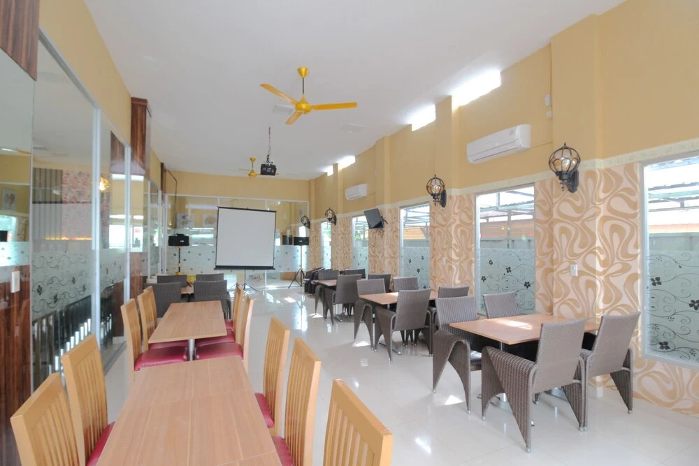 Food & Beverage
