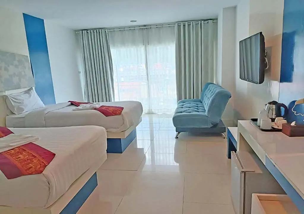 Deluxe Double room (full double bed)