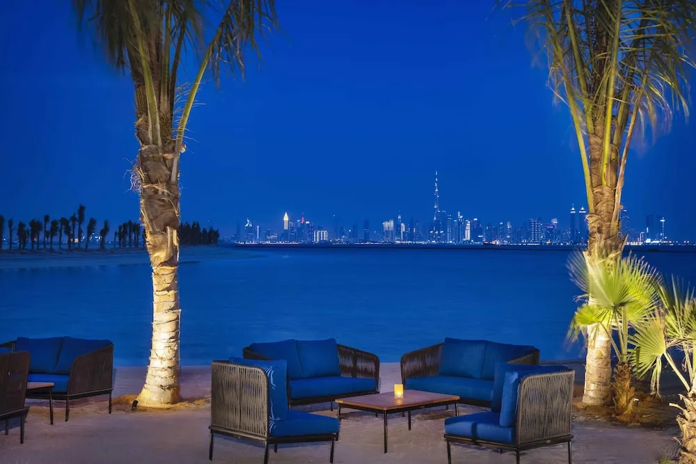 Beach & Waterfront