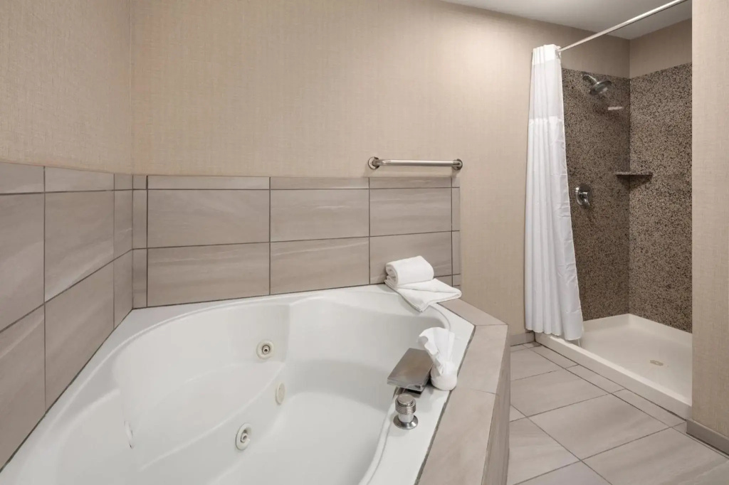 Holiday Inn Express & Suites Cherry by IHG - Général