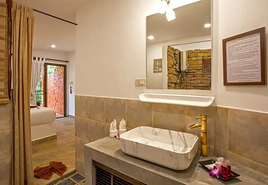 Classic Double room (full double bed)