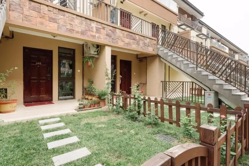 Beijing Tulu Apartment