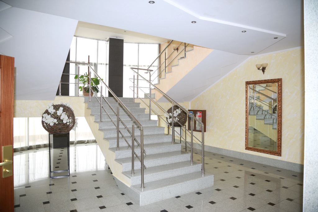 Lobby & Reception