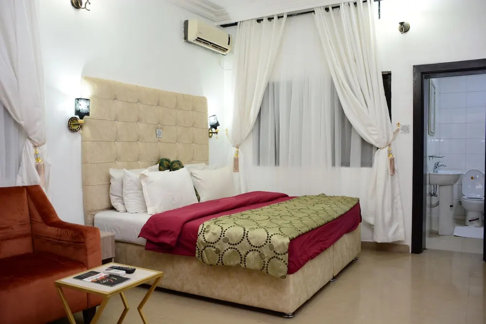 Jasmines Place and Suites - Chambres