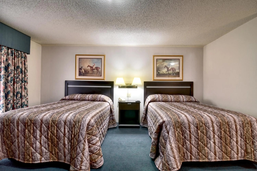 Roosevelt Inn and Suites Saratoga Springs - фото 32