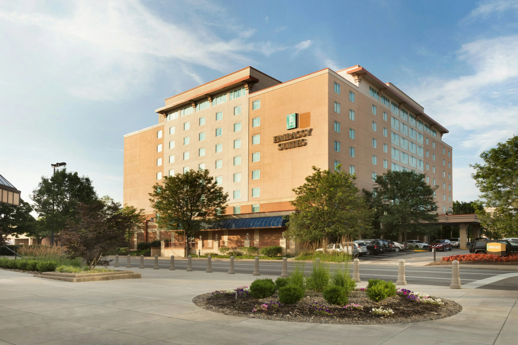 Embassy Suites by Hilton Charleston Hotel