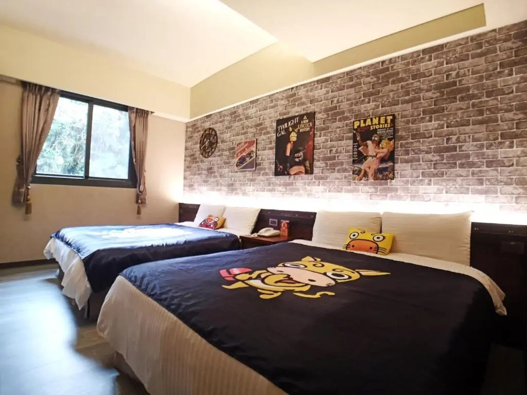 Monster Village Hotel - Chambres