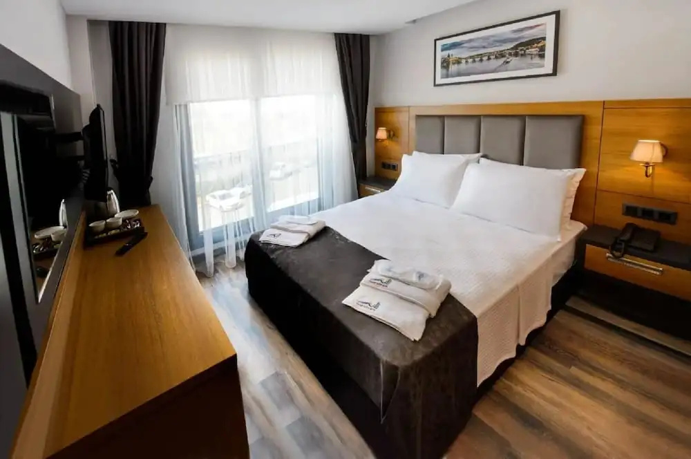 Standard Double room (full double bed)