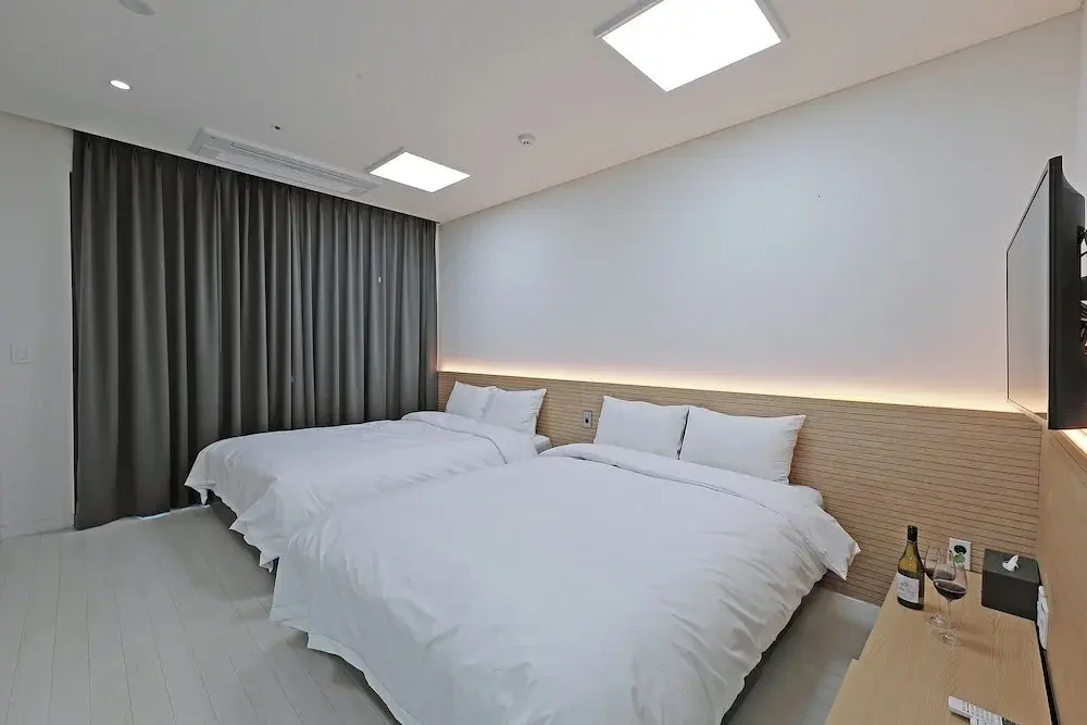 Deluxe Double room with balcony (twin beds)