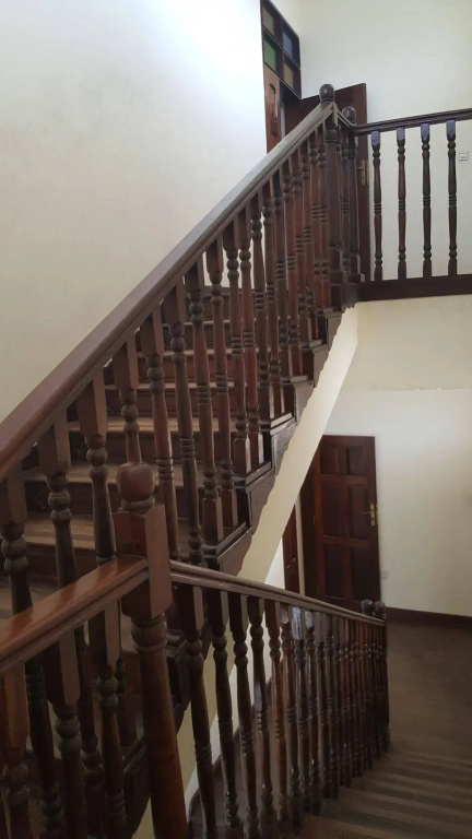Hotel Executive 14