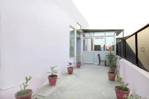 OYO 16099 Hotel Four Season